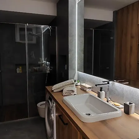 Lilly Lux Apartment